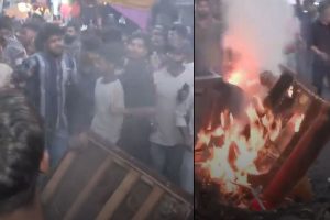 প্রোমোটার খুনে জ্বলছে হাওড়ার পিলখানা, দফায় দফায় বিক্ষোভ, বাইক-আসবাবে আগুন