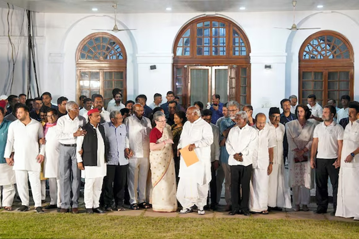 ইন্ডিয়া জোটের নেতৃত্ব নিয়ে ফের বিতর্ক, আসরে আরও এক মুখ্যমন্ত্রী, রাহুল কি ফের ব্যাকফুটে?
