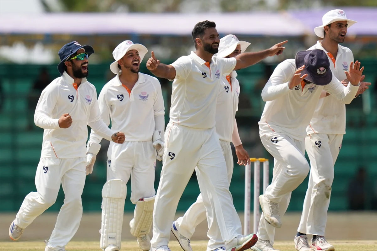 ইতিহাস গড়ে প্রথমবার রনজি চ্যাম্পিয়ন জম্মু ও কাশ্মীর, কর্নাটককে উড়িয়ে ভাংরা নাচ আকিব নবিদের