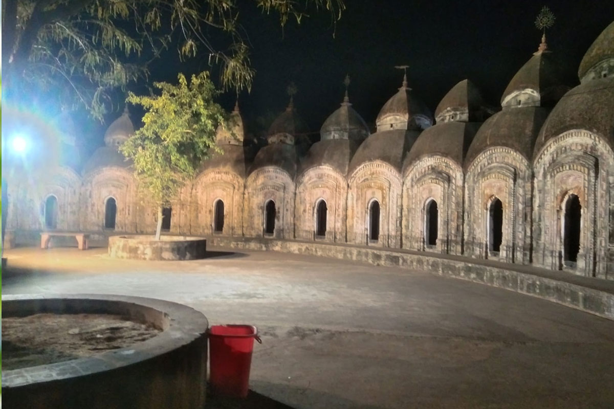 বাংলার ‘নবকৈলাসে’ ভিড় জমাচ্ছেন বিদেশি ভক্তরা, মাহাত্ম্য জেনে ঘুরে আসুন আপনিও