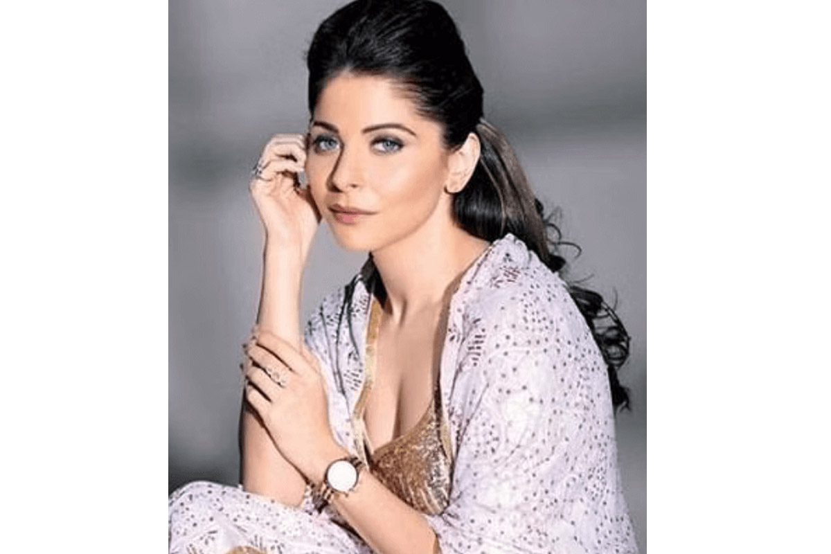 Kanika Kapoor sparks buzz online
