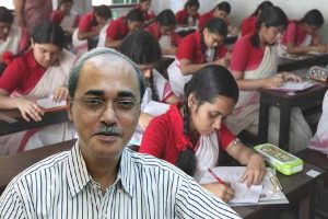 কবে মাধ্যমিকের ফলপ্রকাশ? আভাস দিলেন মধ্যশিক্ষা পর্ষদ সভাপতি