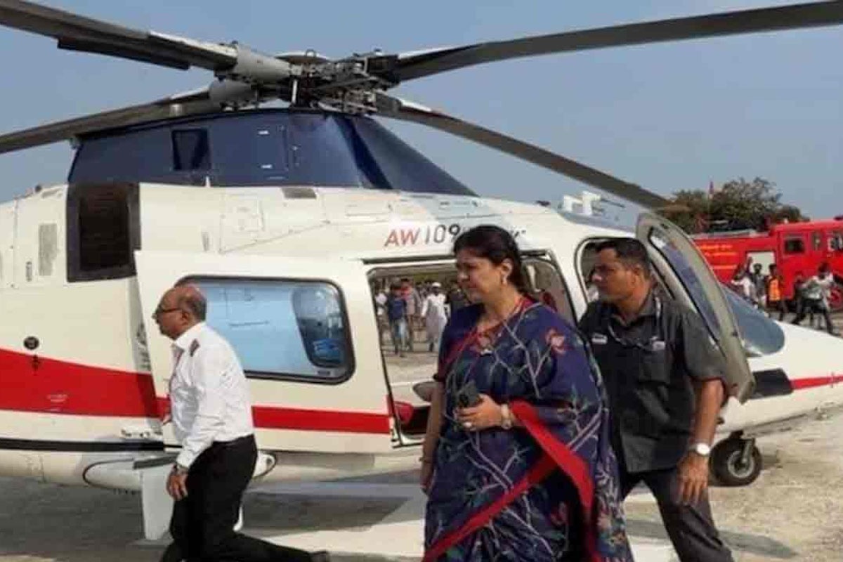 ফের মহারাষ্ট্র, এবার মন্ত্রী পঙ্কজার হেলিকপ্টারে যান্ত্রিক ত্রুটি, বাতিল নির্বাচনী সফর
