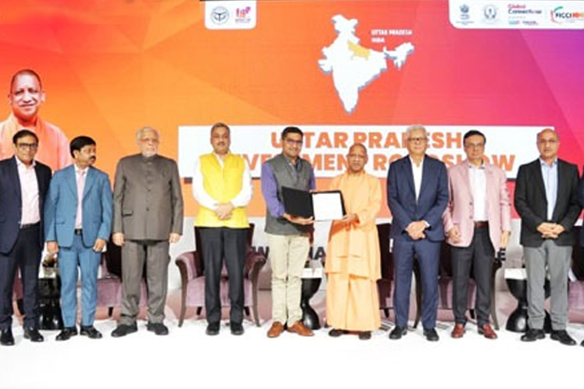 সিঙ্গাপুর মডেলে ভোলবদল উত্তরপ্রদেশের, পরিকাঠামোয় জোর দিয়ে ঐতিহাসিক মউ স্বাক্ষর ‘ইনভেস্ট ইউপি’র