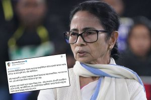 ‘যত মত তত পথ’ই অনুপ্রেরণা, রামকৃষ্ণের শাশ্বত শিক্ষা নিয়েই এগোনোর বার্তা মমতার