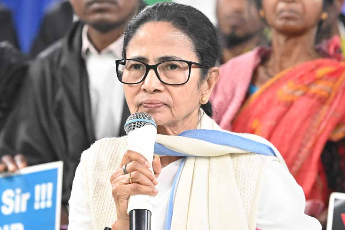 সোমে ফের ‘সুপ্রিম’ সওয়াল মমতার, বদলাতে পারে রাজ্য বিধানসভার অধিবেশনের কার্যক্রম