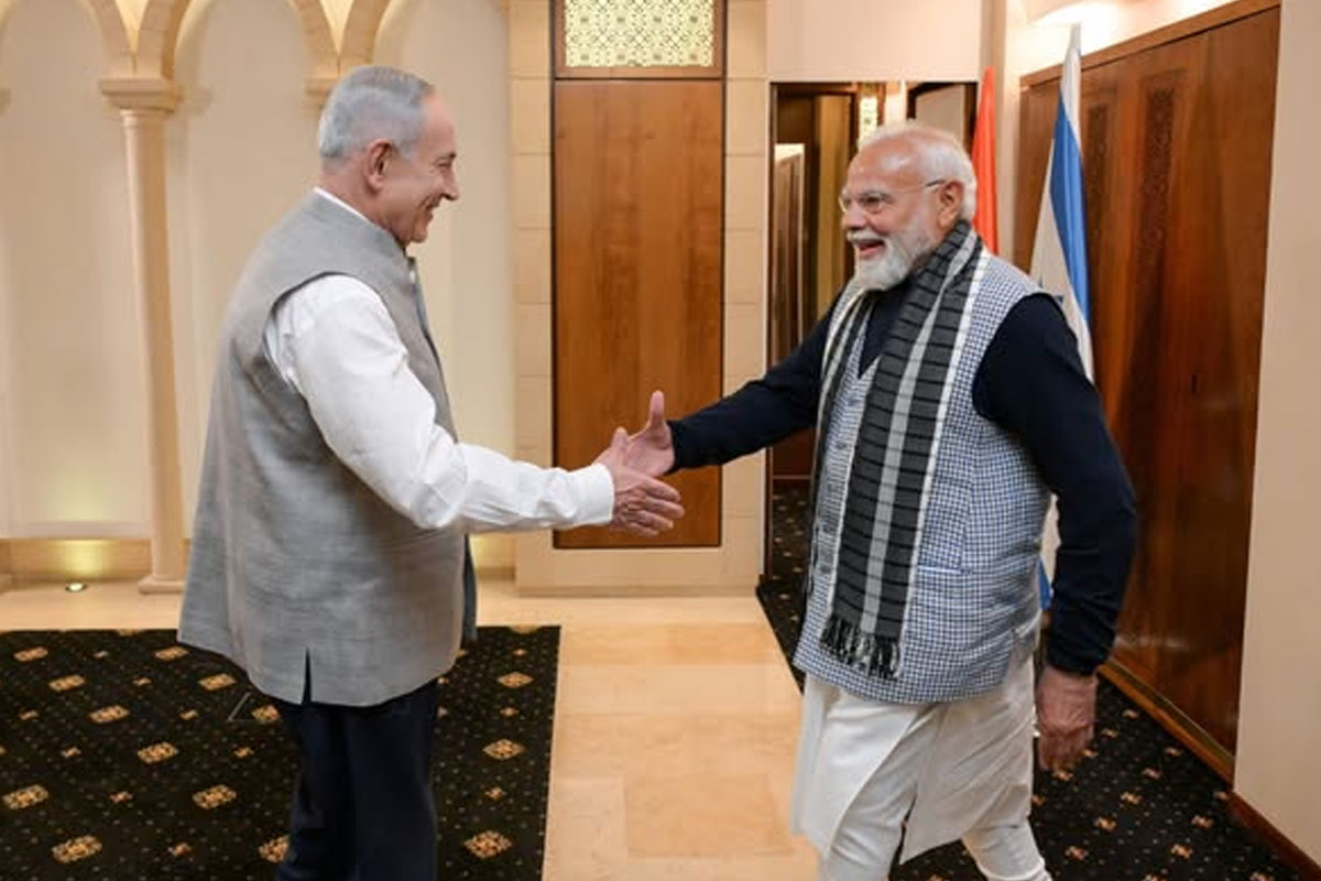 ভারতীয় পোশাকে নেতানিয়াহু, হিন্দিতে পোস্ট করেও চমকে দিলেন মোদিকে