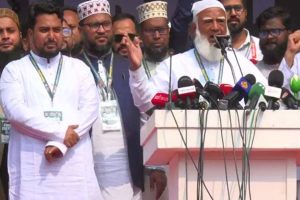 জামাতের হাত ধরা ছাত্রনেতা নাহিদকে মন্ত্রিত্বের প্রলোভন! ভোটের আগেই ক্ষমতার চুলচেরা হিসেব