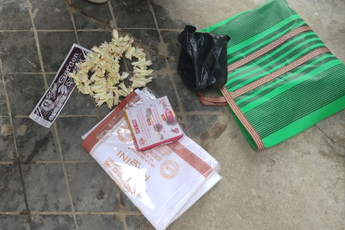 ভোটের আগেই ‘হুমকি রাজনীতি’, নানুরে বিজেপি নেতার বাড়ির সামনে সাদা থান-মালা! নেপথ্যে কারা?