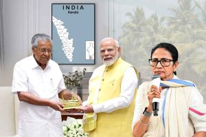 মোদি-বিজয়নের ‘বন্ধুত্বে’ই নামবদলে ছাড়পত্র পেল কেরল! রাম-বাম আঁতাঁতের অভিযোগ মমতার