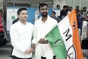 কেন প্রতীক উররা চলে যান!
