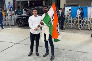প্রাক্তন প্রতিপক্ষ অভিষেকের হাত ধরে তৃণমূলে প্রতীক, বহিষ্কার করল সিপিএম