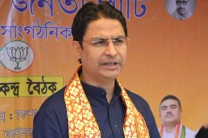 ‘আমার চেয়ে বড় গুন্ডা নেই’, পুলিশকর্তাকে হুমকি বিজেপি সাংসদ রাজু বিস্তার! শোরগোল পাহাড়ে