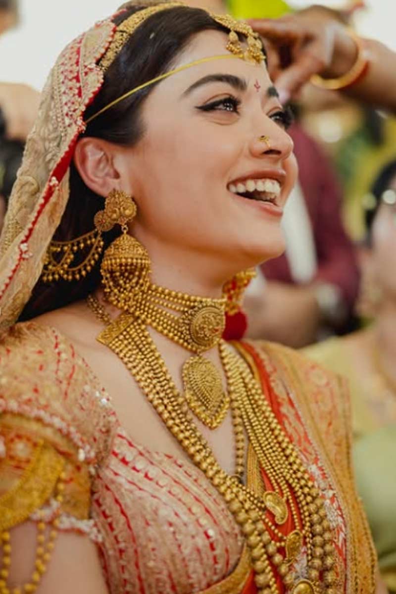 Rashmika-Vijay's gold ornament