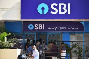 শুধু এটিএম নয়, ডিজিটাল লেনদেনেও সীমা বাঁধল SBI! বারবার টাকা তুললেই কাটবে চার্জ