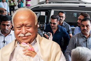 আরএসএসের অনুষ্ঠানে সলমন, ‘ভাইজানে’র প্রশংসায় পঞ্চমুখ মোহন ভাগবত
