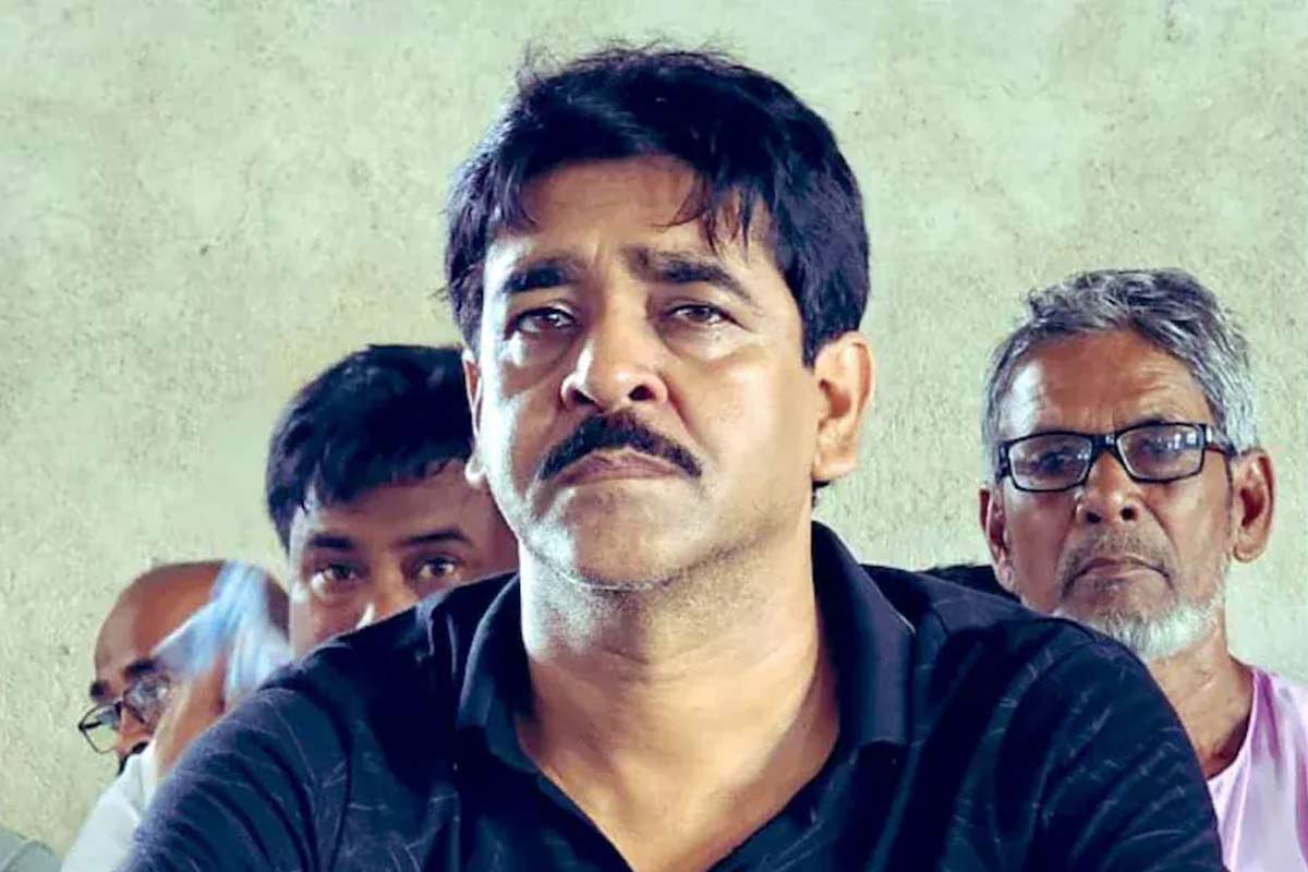 শওকত মোল্লার গাড়ি লক্ষ্য করে ‘বোমা’, ভোটের মুখে উত্তপ্ত ভাঙড়