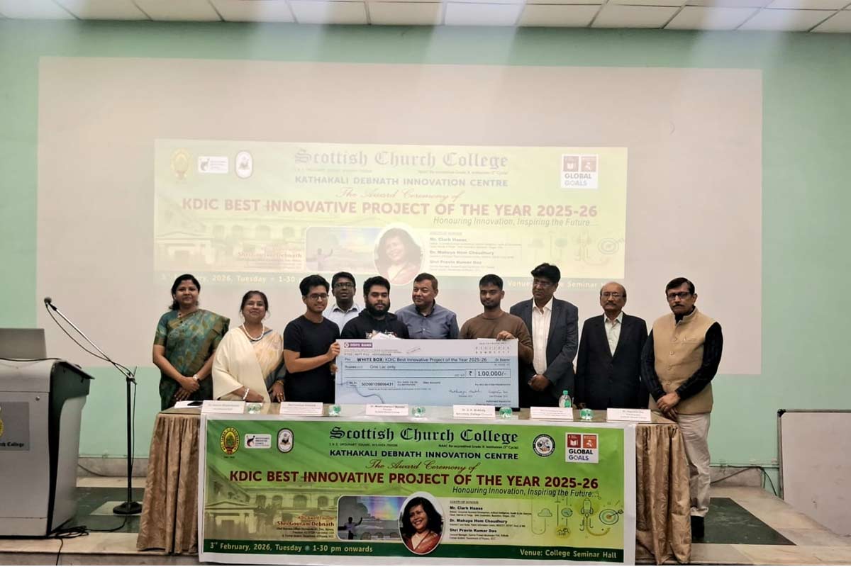 ‘হোয়াইট বক্স’ আবিষ্কার, নয়া দিগন্তের দিশা দেখাচ্ছে স্কটিশ চার্চ কলেজের পড়ুয়ারা