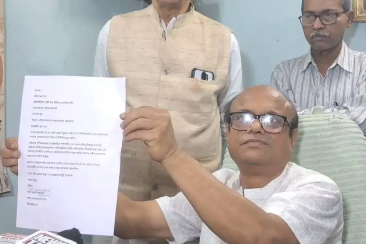শূন্য থেকে মহাশূন্যের পথে সিপিএম! প্রতীক উরকে সমর্থন করে ৪৩ বছর পার্টি ছাড়লেন প্রবীণ সদস্য
