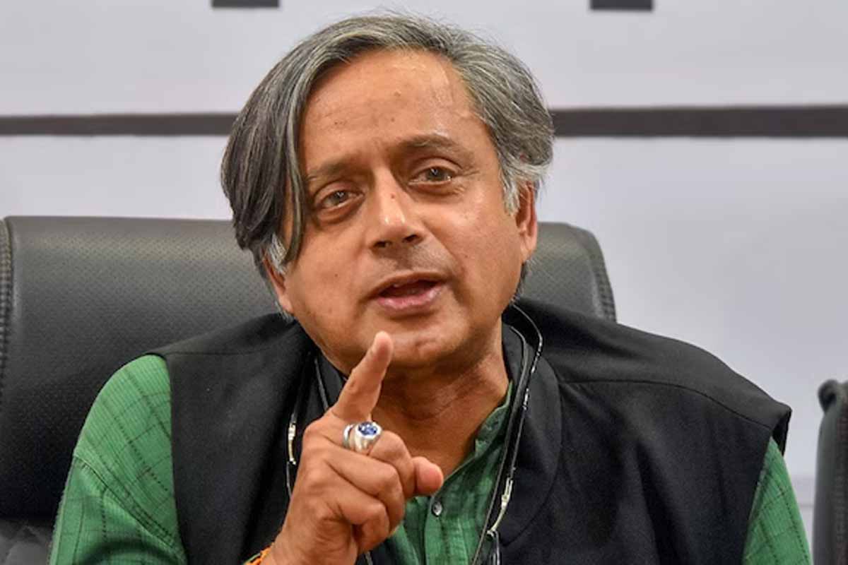 ‘বাজেটে কোনও প্রকল্প নেই, অথচ…’, কেরলের নামবদলে কেন্দ্রকে তোপ শশী থারুরের