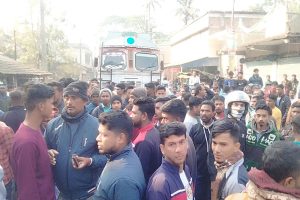 পাওনা টাকা চাইতে গিয়ে ‘খুন’ যুবক, দোষীদের গ্রেপ্তারির দাবিতে পথ অবরোধ, উত্তাল শাসন