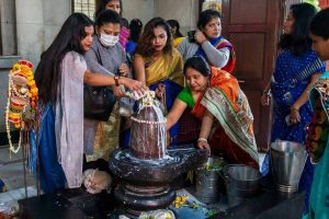 সংসারে শান্তি বা শিবের মতো বর চান? মনস্কামনা পূরণে শিবরাত্রিতে জপ করুন আলাদা-আলাদা মন্ত্র