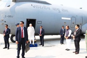 এয়ারপোর্ট নয়, জাতীয় সড়কে নামল মোদির ‘হারকিউলিস’ বিমান, চিনকে চমকে ইতিহাস প্রধানমন্ত্রীর