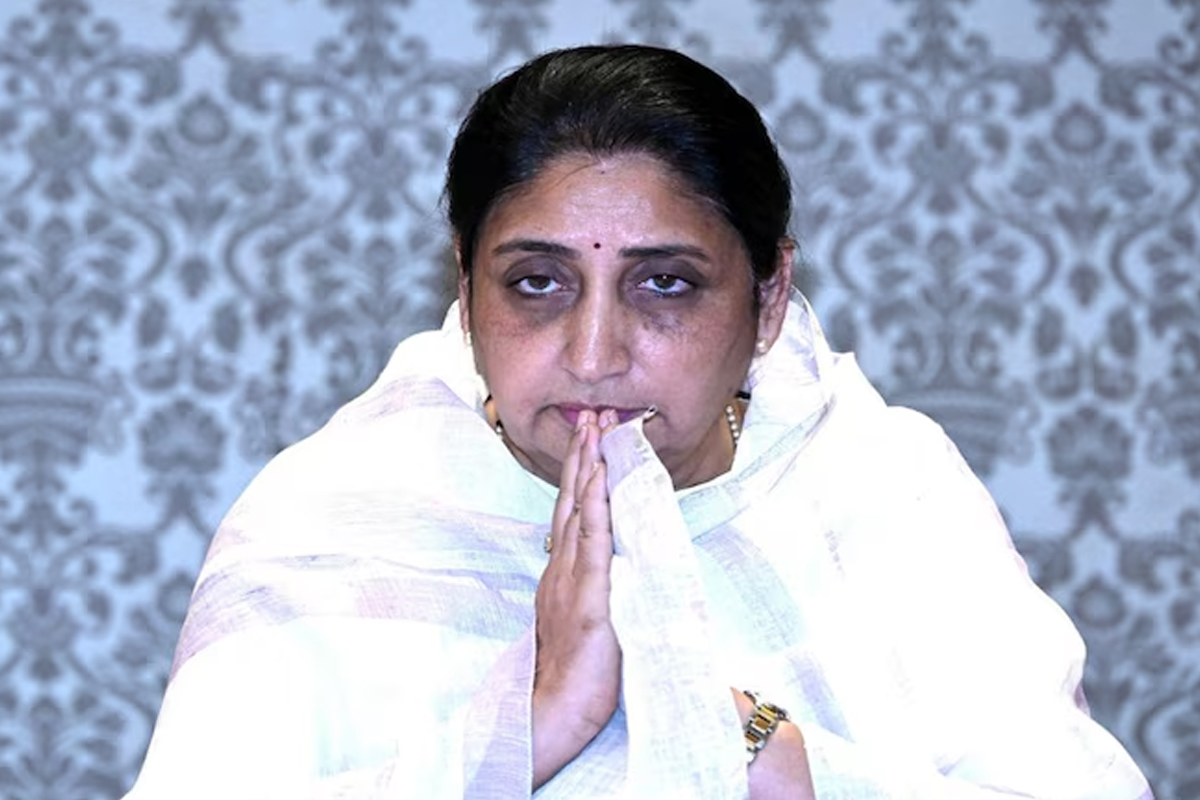 জল্পনার অবসান! অজিতহীন এনসিপির হাল ধরছেন স্ত্রী সুনেত্রা