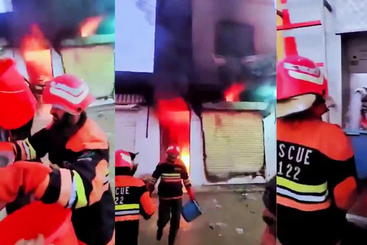 পাকিস্তানেই সম্ভব, বালতির জলে আগুন নেভাচ্ছেন দমকলকর্মীরা! ভিডিও ভাইরাল