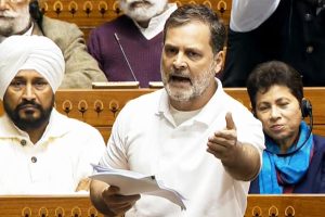 লাদাখ ইস্যুতে উত্তাল সংসদ, রাহুলের ভাষণ থামানোর অভিযোগ, স্পিকারকে কাগজ ছুড়ে সাসপেন্ড ৮ কংগ্রেস সাংসদ!