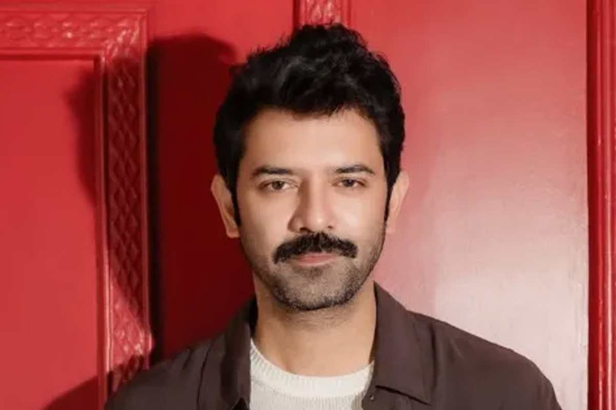 এবার সমকাম প্রেমের ছবিতে বরুণ, চিত্রনাট্য না পড়েই কেন রাজি হয়েছিলেন অভিনেতা?