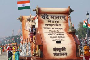এবার দাঁড়াতে হবে ‘বন্দে মাতরম’ বাজলেও! সরকারি অনুষ্ঠানে আবশ্যক জাতীয় স্তোত্র