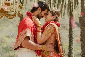 মাথা থেকে পা পর্যন্ত সোনায় মোড়া, বিয়েতে বিজয়-রশ্মিকা কত কেজি গয়না পরলেন?