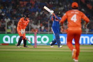 বিশ্বকাপে শূন্যের হ্যাটট্রিক, গাভাসকরদের পরামর্শ না মেনেই লাগাতার ব্যর্থ অভিষেক