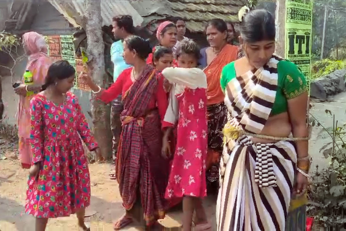 Gopalnagar: A stranger offered a housewife money to dance in Bihar