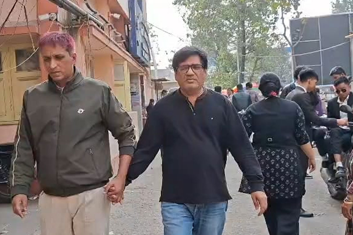 নেপাল থেকে দিল্লি পাচারের ছক বানচাল, বাগডোগরা বিমানবন্দরে উদ্ধার সাড়ে ৪ কোটির হিরে!