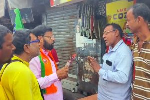 ‘আগে আন্ডারপাস করুন,’ জনসংযোগে বেরিয়ে ক্ষোভের মুখে দুর্গাপুর পশ্চিমের বিজেপি বিধায়ক