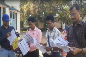 নাম নেই তালিকায়, হয়নি শুনানিও! ‘ভোটারদের কী জবাব দেব?’ সিঙ্গুরের তালিকায় আতান্তরে বিএলওরা
