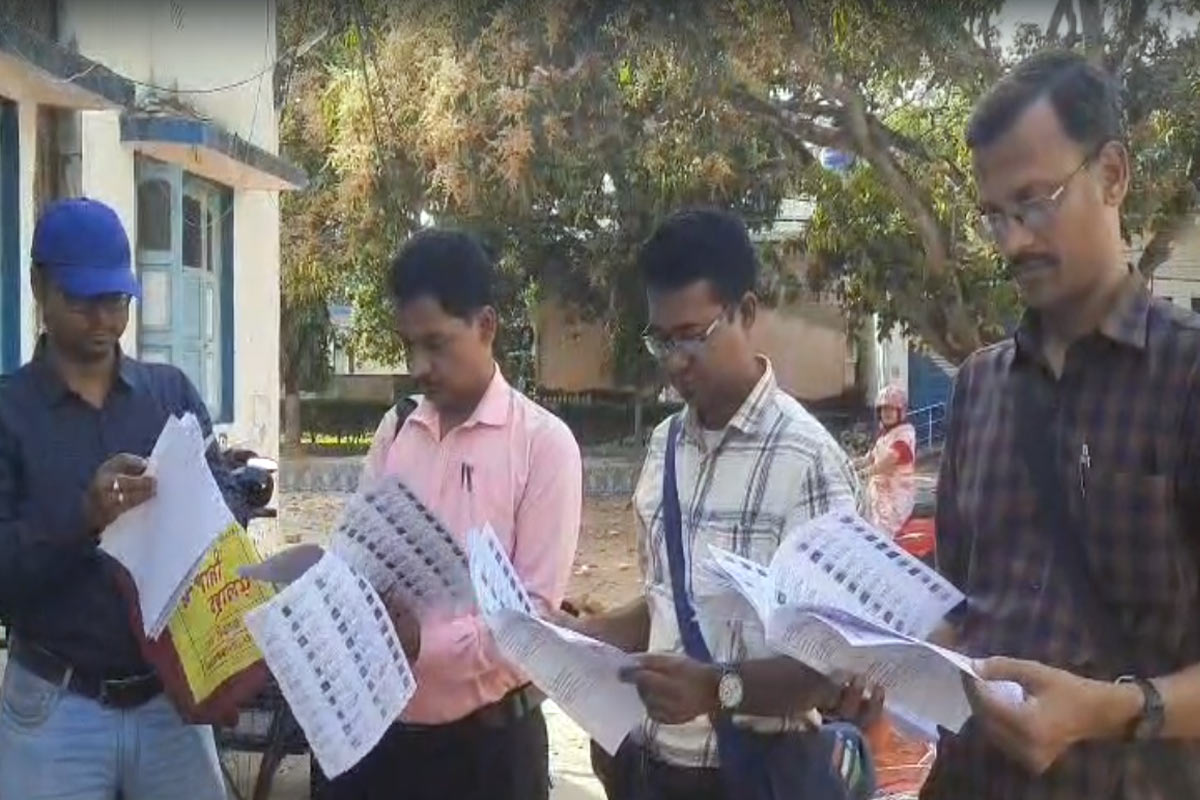 নাম নেই তালিকায়, হয়নি শুনানিও! ‘ভোটারদের কী জবাব দেব?’ সিঙ্গুরের তালিকায় আতান্তরে বিএলওরা