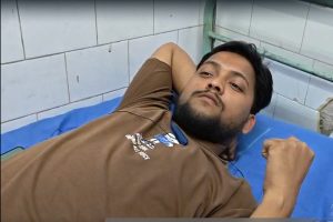 সবার উপর মানুষ সত্য…! হিন্দু মহিলার প্রাণ বাঁচাতে রোজার মাঝেই রক্তদান শাহনওয়াজের