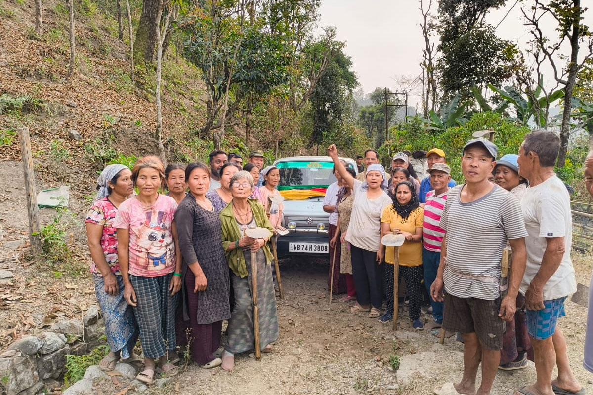 30 families of Buxa village bought a car