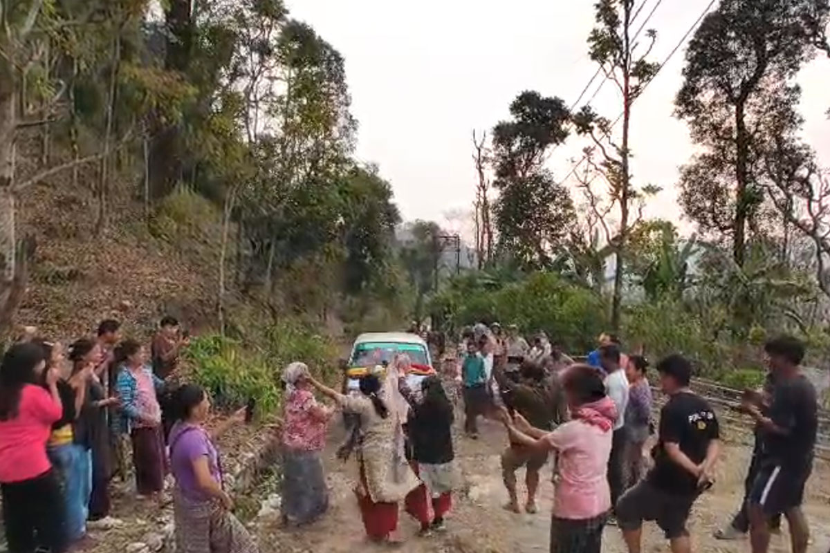30 families of Buxa village bought a car