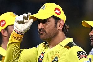 আইপিএলের আগেই বিরাট ধাক্কা, মানহানি মামলায় ধোনিকে বিরাট অর্থ দিতে নির্দেশ আদালতের