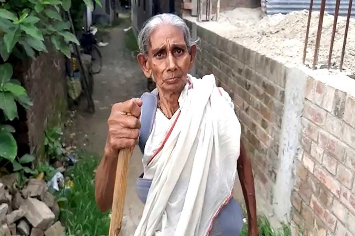প্রয়াত ফেলানি বসাক, তাঁর নির্যাতিতা কন্যার জন্য বিচার চেয়ে রাইটার্স অভিযান করেছিলেন মমতা
