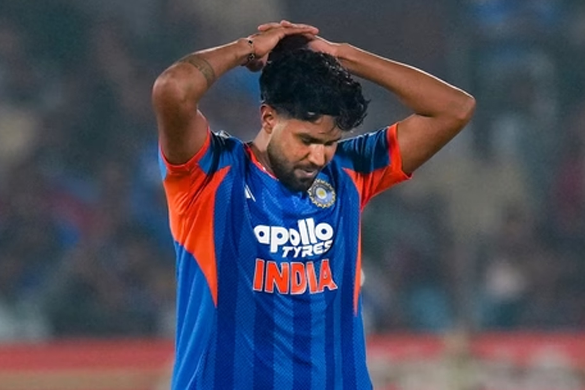 বিশ্বকাপের দোরগোড়ায় এসে চোট হর্ষিতের, মাথাব্যথা বাড়ল গম্ভীরদের, ছিটকে যাবেন তারকা পেসার?