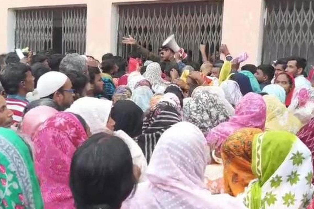 কোন পক্ষ আগে ঢুকবে? SIR শুনানিতে তুলকালাম মালদহে, সংঘর্ষে জখম অনেকে