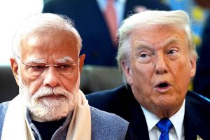 ট্রাম্পের সামনে মাথা নত মোদির! ‘আপসের’ বাণিজ্যচুক্তিকে ‘ঐতিহাসিক বিশ্বাসঘাতকতা’ বলছেন কৃষকরা