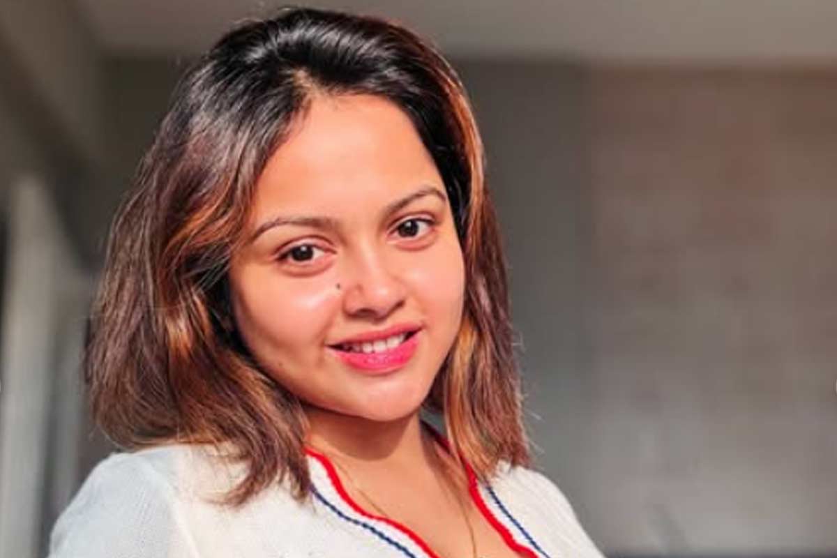 হাসপাতালে ভর্তি নবনীতা, হঠাৎ কী হল অভিনেত্রীর?