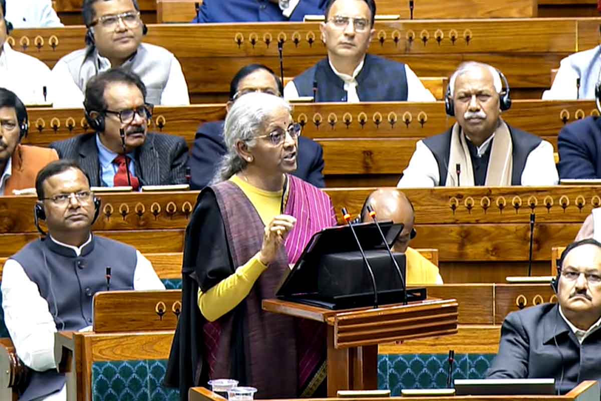 ২০২০-তে তিন ঘণ্টা থেকে ২০২৬-এ দেড় ঘণ্টায় ঠেকল নির্মলার বক্তৃতা, বাজেট কি ক্রমে ‘কৌলীন্য’ হারাচ্ছে?