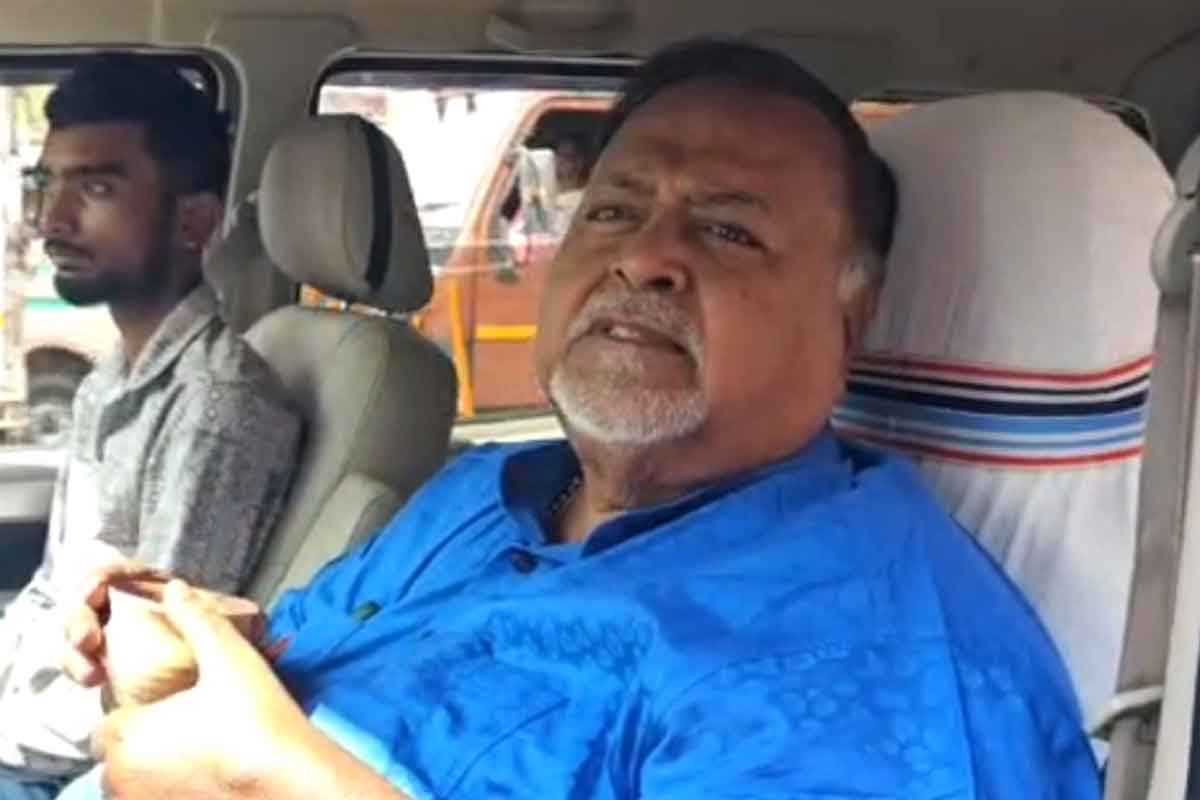 পার্থ চট্টোপাধ্যায়ের বাড়িতে ইডি, বাইরে বাহিনীর ঘেরাটোপ, নজরে ‘মিডলম্যান’ প্রসন্নও